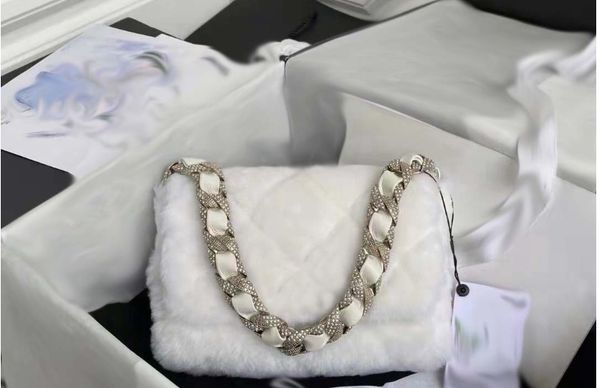 2022 autumn and winter fairy essential wool warm chain plush bag plush portable small square bag h0106
2022 autumn and winter fairy essential wool warm chain plush bag plush portable small square bag h0106