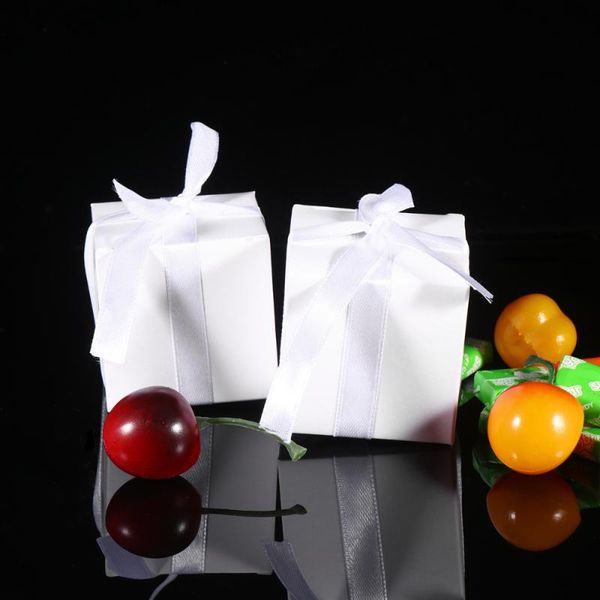 50pcs delicate candy box paper gift container packaging boxes party supplies for wedding festival (white)
50pcs delicate candy box paper gift container packaging boxes party supplies for wedding festival (white)