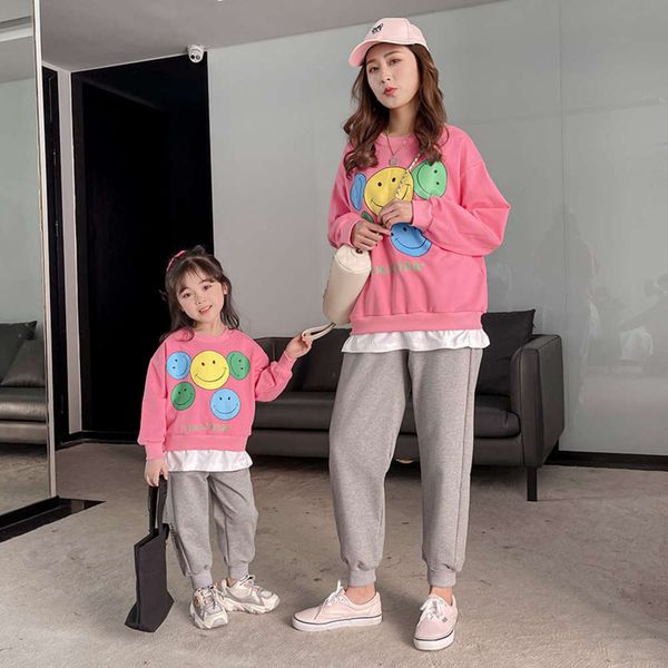 sportswear, parent child suit, wternized women's fashionable net red, girls' spring and autumn wear, 2021 new korean version, Blue 
sportswear, parent child suit, wternized women's fashionable net red, girls' spring and autumn wear, 2021 new korean version, Blue