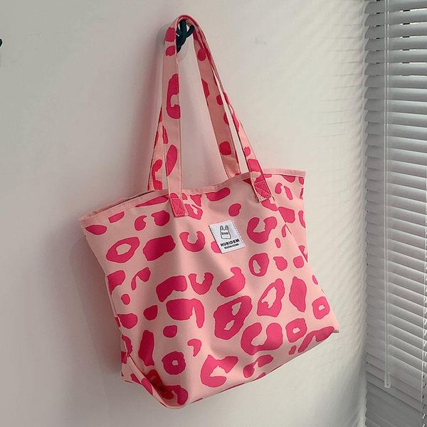 evening bags large capacity nylon shoulder bag women leopard casual big tote 2021 female travel handbags book shopping 7554
evening bags large capacity nylon shoulder bag women leopard casual big tote 2021 female travel handbags book shopping 7554