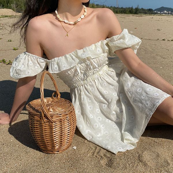 2021 summer white flower beach dress woman puff sleeve slash collar ruffled daisy embroidered pleated dresses elegant vintage, Black;gray
2021 summer white flower beach dress woman puff sleeve slash collar ruffled daisy embroidered pleated dresses elegant vintage, Black;gray