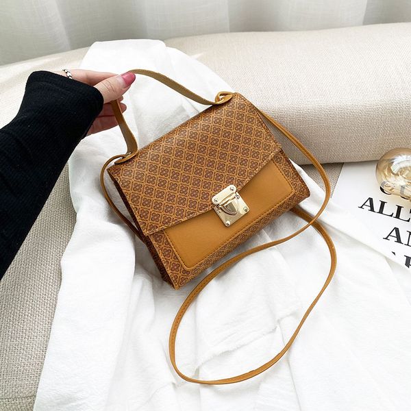 daily bagpurse women pu leather handbags vintage pattern crossbody bag 2021 fashion clutches purse women flap hand bag
daily bagpurse women pu leather handbags vintage pattern crossbody bag 2021 fashion clutches purse women flap hand bag