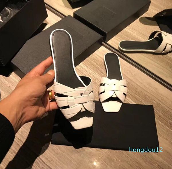 2021 designer luxury women classic leather tribote smooth muller sandals loop platform fashion casual shoes with box, Black
2021 designer luxury women classic leather tribote smooth muller sandals loop platform fashion casual shoes with box, Black