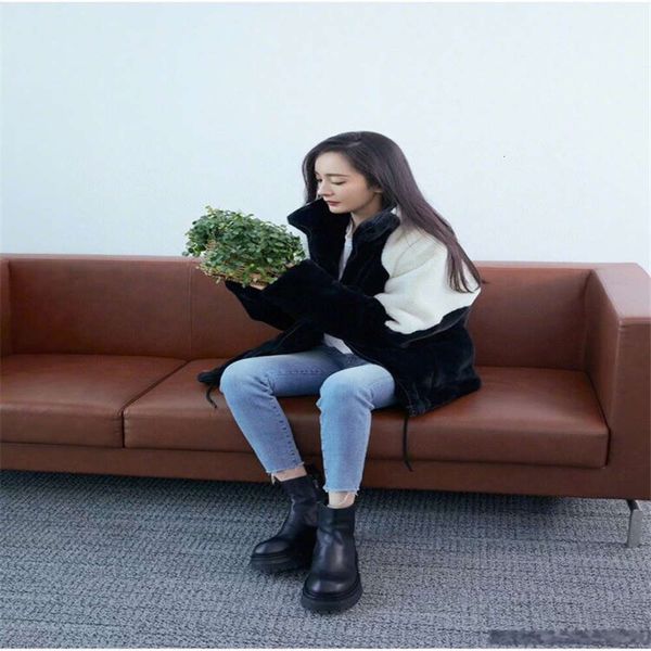 yang same pure fashion shaping hip lifting autumn light blue slim fit women's small leg pants with rough edges
yang same pure fashion shaping hip lifting autumn light blue slim fit women's small leg pants with rough edges