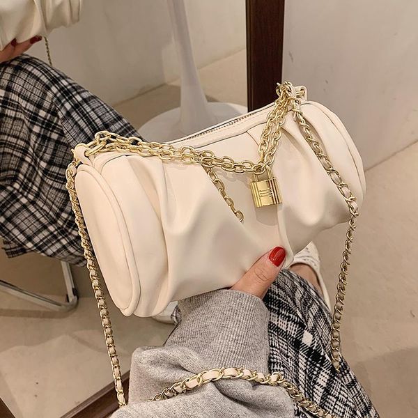 shoulder bags niche design style handbags 2021 fashion messenger bag high-end sense of western cylinder chain width: 21cm
shoulder bags niche design style handbags 2021 fashion messenger bag high-end sense of western cylinder chain width: 21cm