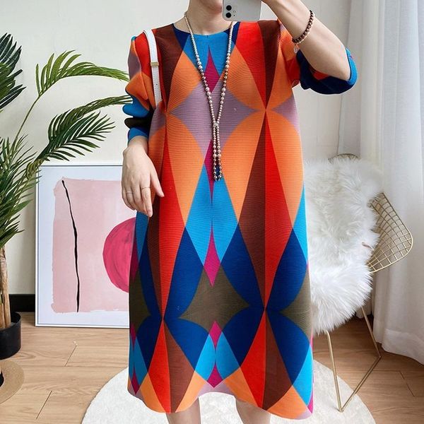 casual dresses miyak pleated geometric print large size knee length dress women summer three quarter sleeve o-neck loose female, Black;gray
casual dresses miyak pleated geometric print large size knee length dress women summer three quarter sleeve o-neck loose female, Black;gray