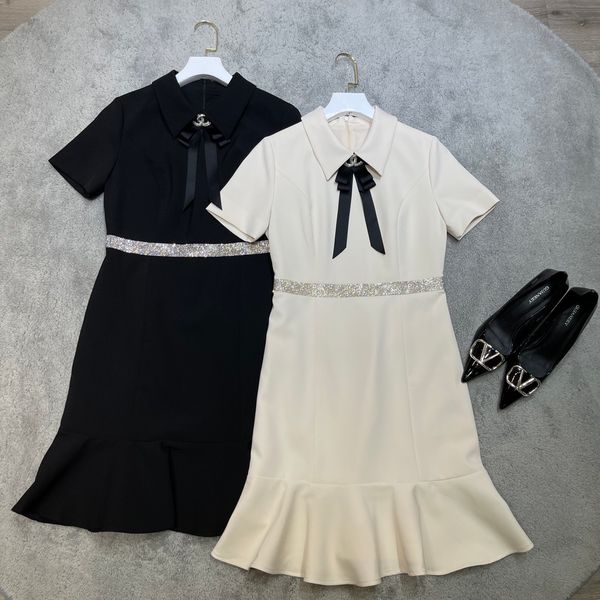milan runway dress 2021 spring summer lapel neck short sleeve women's designer dress brand same style dress 0301-22, Black
milan runway dress 2021 spring summer lapel neck short sleeve women's designer dress brand same style dress 0301-22, Black