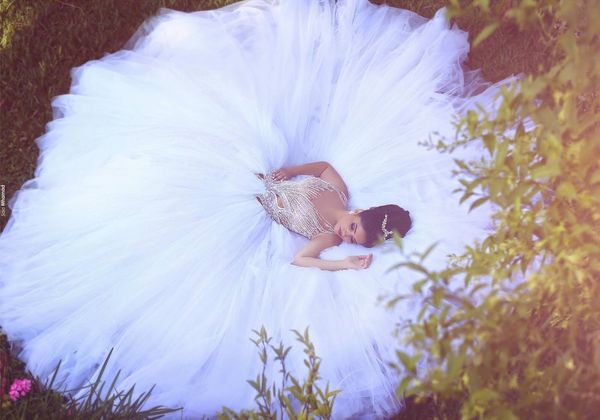 africa 2021 dubai new arrival gorgeous beadings tulle white wedding ball gown straps court train robe de mariee 41y7
africa 2021 dubai new arrival gorgeous beadings tulle white wedding ball gown straps court train robe de mariee 41y7
