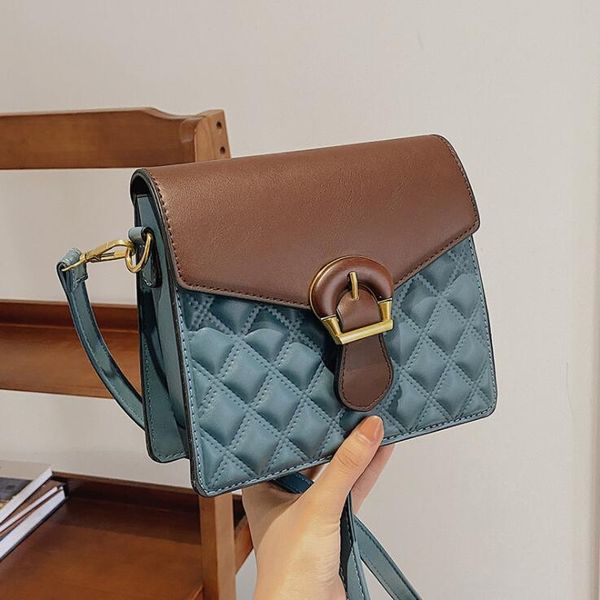 wholesale women leathers shoulder bag winter styling thread leather handbag simple atmosphere retro color matching backpack street trend pla, Black;red
wholesale women leathers shoulder bag winter styling thread leather handbag simple atmosphere retro color matching backpack street trend pla, Black;red