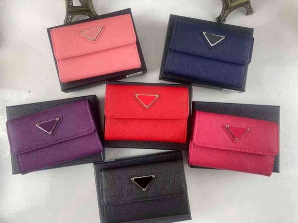 designer women's card holder coin purse is made of high-quality cowhide soft and smooth size 12*9 cm, Red;black 
designer women's card holder coin purse is made of high-quality cowhide soft and smooth size 12*9 cm, Red;black