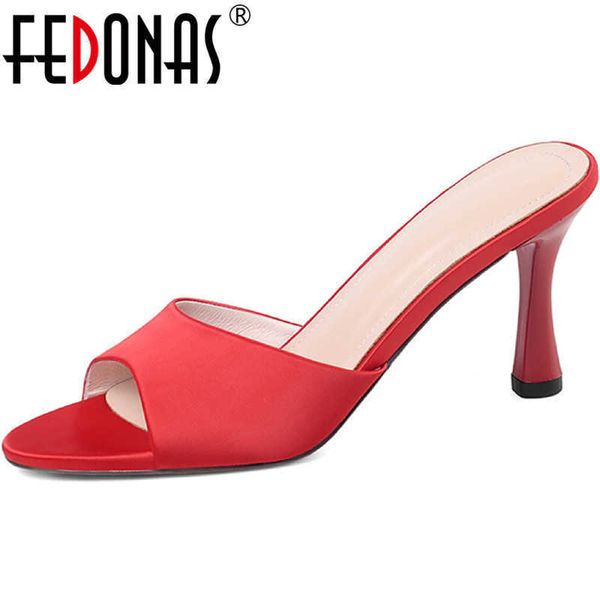 women summer arrival open-toed female slippers red high heels sandals weddding basic house shoes woman heel 210528, Black
women summer arrival open-toed female slippers red high heels sandals weddding basic house shoes woman heel 210528, Black