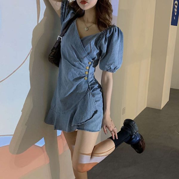 summer 2021 new hong kong style waist closing and slim design with ruffle v-neck denim short sleeve dress, Black
summer 2021 new hong kong style waist closing and slim design with ruffle v-neck denim short sleeve dress, Black