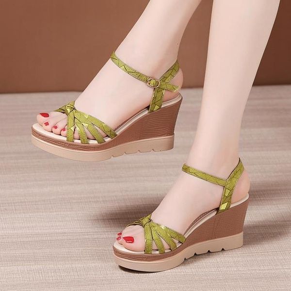 dress shoes fashion plus size 35-40 platform sandals women summer 2021 open head high heels wedges ladies casual beach, Black
dress shoes fashion plus size 35-40 platform sandals women summer 2021 open head high heels wedges ladies casual beach, Black
