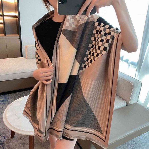 design 2021 new color grid autumn and imitation cashmere shawl korean jacquard women's warm tourism long scarf live broadcast, Blue;gray
design 2021 new color grid autumn and imitation cashmere shawl korean jacquard women's warm tourism long scarf live broadcast, Blue;gray
