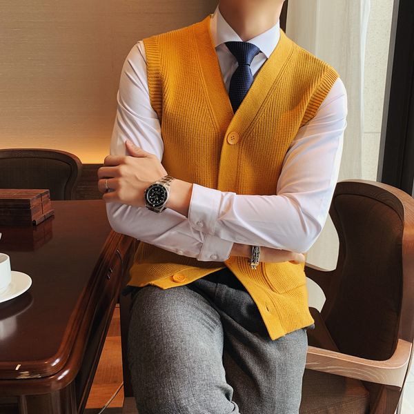 2021 new british style v neck sweater vest men's clothing with no manly sleeves vests all thin game adjusting front pockets pull homme, White;black
2021 new british style v neck sweater vest men's clothing with no manly sleeves vests all thin game adjusting front pockets pull homme, White;black