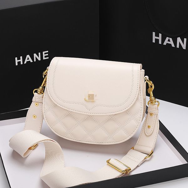 leather texture bag 2021 women's rhombic chain fashion popular double shoulder belt single messenger
leather texture bag 2021 women's rhombic chain fashion popular double shoulder belt single messenger