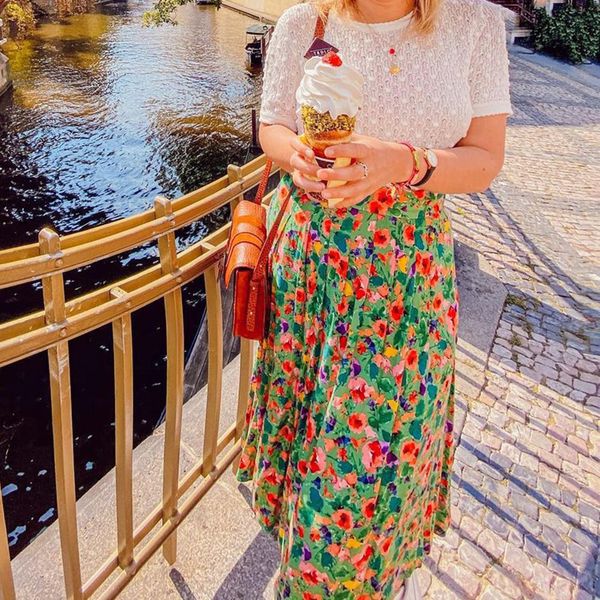 2021 new silk floral long women summer autumn high waist chic elegant skirts vintage loose skirt zfo4, Black
2021 new silk floral long women summer autumn high waist chic elegant skirts vintage loose skirt zfo4, Black