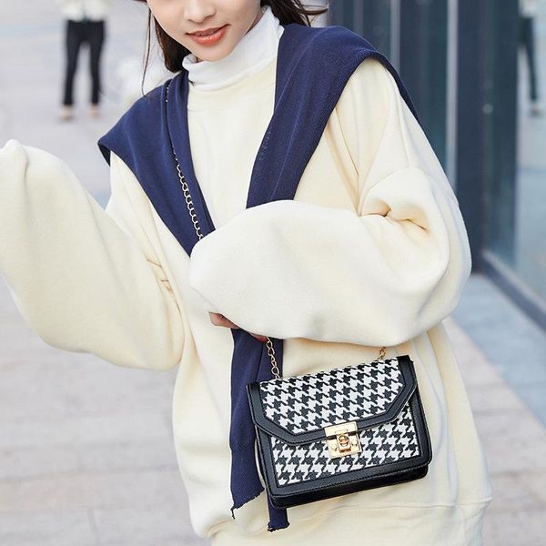 duffel bags casual small bag women 2021 trendy shoulder printing western style square messenger
duffel bags casual small bag women 2021 trendy shoulder printing western style square messenger