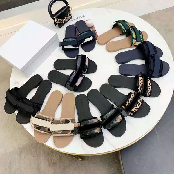 women luxurys designers slippers summer beach fashion sandal slides flip flops loafers embroidered shoes, Black
women luxurys designers slippers summer beach fashion sandal slides flip flops loafers embroidered shoes, Black