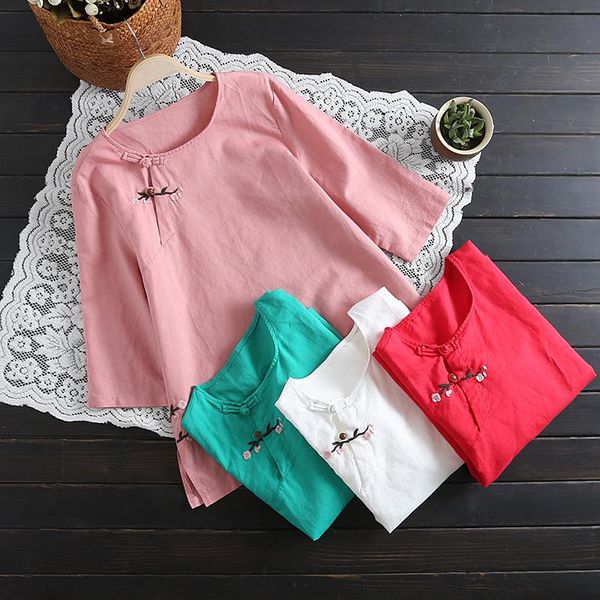 women's t-shirt 2021 summer women cotton linen literary vintage embroidery three quarter sleeve chinese style buckle t-shirts, White
women's t-shirt 2021 summer women cotton linen literary vintage embroidery three quarter sleeve chinese style buckle t-shirts, White