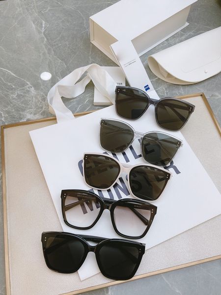 2021 new designer sunglasses for men and women glasses outdoor sunshade framework fashion classic sunglasses y3ms, White;black
2021 new designer sunglasses for men and women glasses outdoor sunshade framework fashion classic sunglasses y3ms, White;black