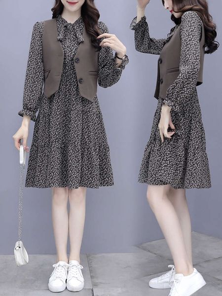 spring small floral long sleeve dress korean loose thin fashion temperament vest fried street skirt two piece set, White
spring small floral long sleeve dress korean loose thin fashion temperament vest fried street skirt two piece set, White