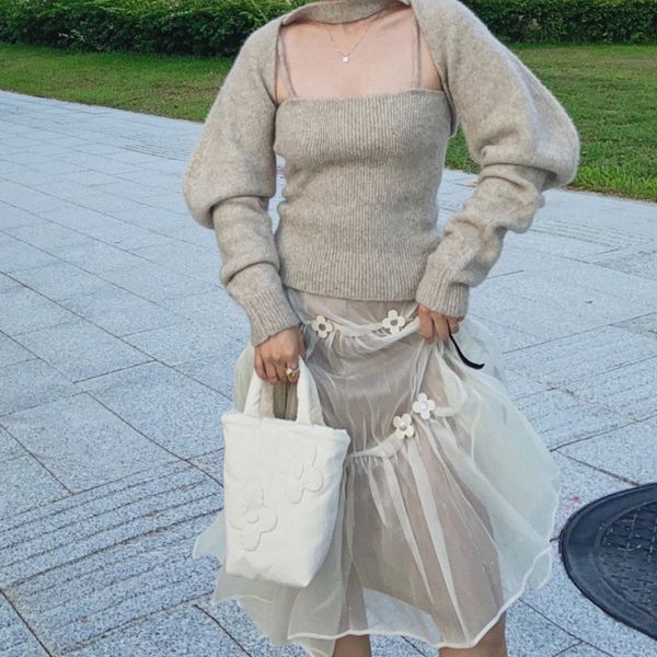2021 women two-piece autumn and winter new style beige lamb leg sleeve knit woolen sweater 0k1b, White;black
2021 women two-piece autumn and winter new style beige lamb leg sleeve knit woolen sweater 0k1b, White;black