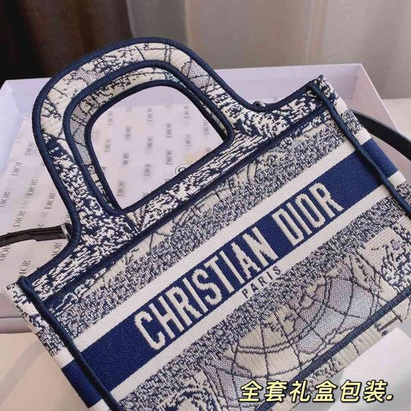 fashion handkerchief queen bag women 2021 new star same letter women's tote leisure embroidery shopping
fashion handkerchief queen bag women 2021 new star same letter women's tote leisure embroidery shopping