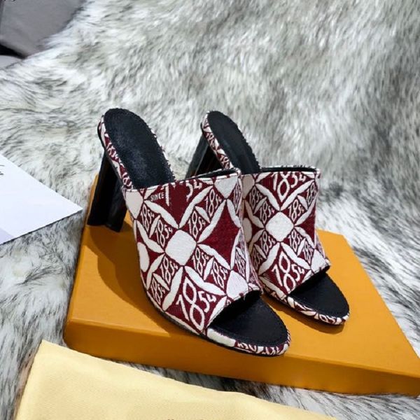 classic slides sandals lady summer sandals metal buckle large size leather high heeled women slippers 35-41 with box shoe10 02, Black
classic slides sandals lady summer sandals metal buckle large size leather high heeled women slippers 35-41 with box shoe10 02, Black