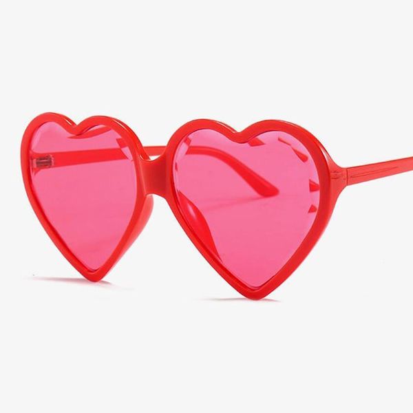 red women frame heart glasses trendy big new sun shades designer plastic sunglasses heart sunglasses luxury shaped vintage ffocb, White;black
red women frame heart glasses trendy big new sun shades designer plastic sunglasses heart sunglasses luxury shaped vintage ffocb, White;black