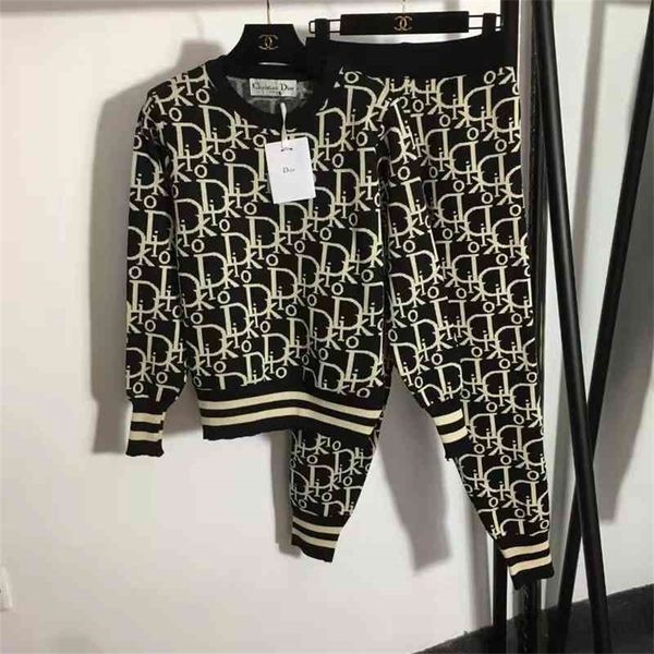 autumn and winter new fashion leisure sports style pullover with leggings knitted two-piece suit for women, White
autumn and winter new fashion leisure sports style pullover with leggings knitted two-piece suit for women, White