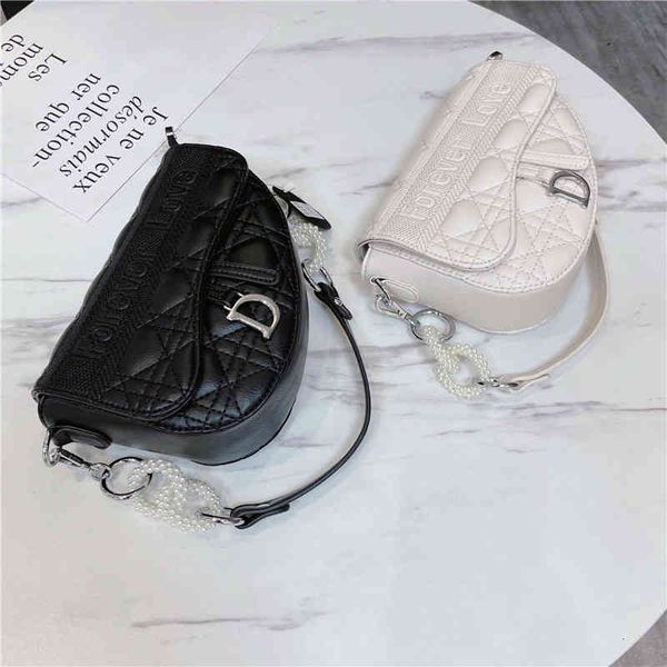Backpack Soft Leather Texture Rhombic Letter Embroidery Bag Women's 2021 Pearl Chain Strap Single Shoulder Slant Span Saddle, Black;red
Backpack Soft Leather Texture Rhombic Letter Embroidery Bag Women's 2021 Pearl Chain Strap Single Shoulder Slant Span Saddle, Black;red