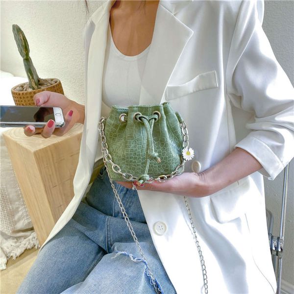 hbp summer foreign style women's 2021 new versatile ins messenger chain fashion one shoulder bucket bag
hbp summer foreign style women's 2021 new versatile ins messenger chain fashion one shoulder bucket bag