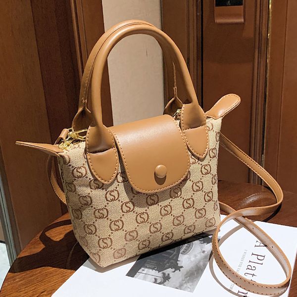 design handbag girls' popular small bag this year women's summer 2021 new fashion canvas messenger bag splicing nylon
design handbag girls' popular small bag this year women's summer 2021 new fashion canvas messenger bag splicing nylon