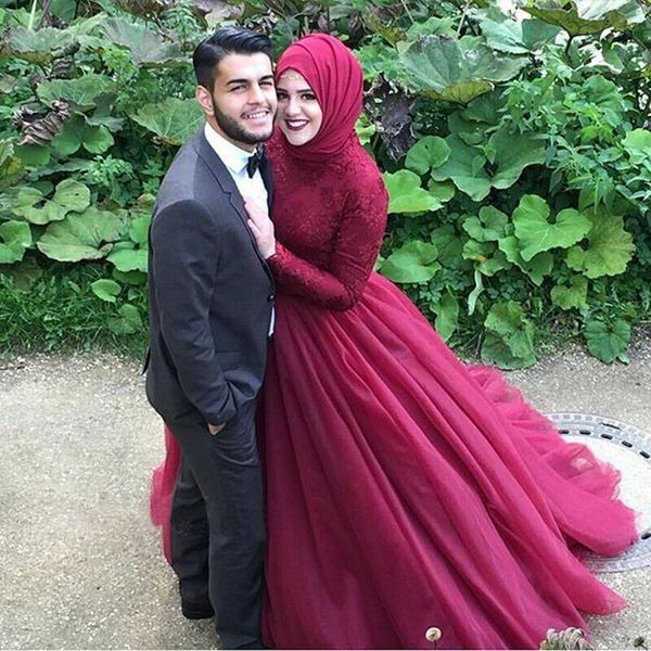 new burgundy long sleeves muslim es 2021 with hijab a-line floor-length arabic gelinlik wedding gown amanda noivas ve 8har, White 
new burgundy long sleeves muslim es 2021 with hijab a-line floor-length arabic gelinlik wedding gown amanda noivas ve 8har, White