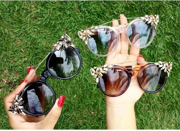 new vivy/s mens sunglasses men sun glasses women sunglasses fashion style protects eyes gafas de sol lunettes de soleil with box
new vivy/s mens sunglasses men sun glasses women sunglasses fashion style protects eyes gafas de sol lunettes de soleil with box