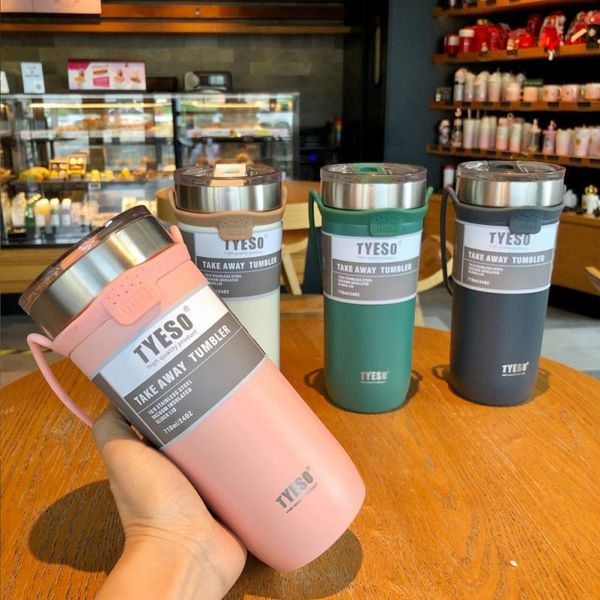 water bottles 550ml/710ml double-layer coffee cup tainless steel insulation and cold preservation ice tyrant car carrying strap
water bottles 550ml/710ml double-layer coffee cup tainless steel insulation and cold preservation ice tyrant car carrying strap