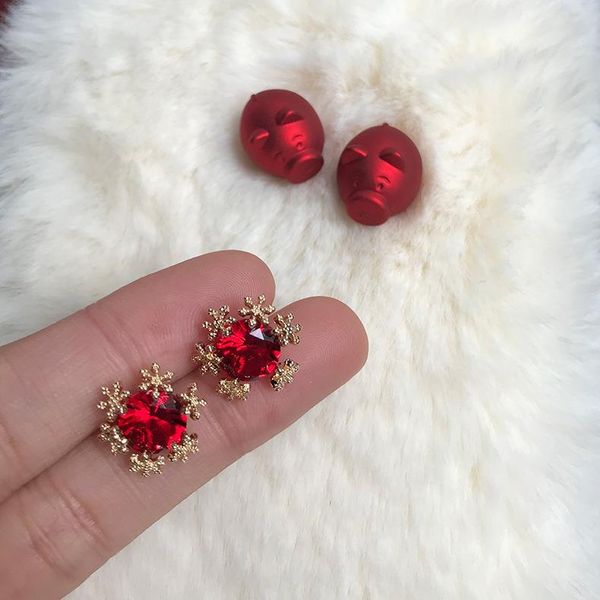 stud red crystal snowflake earrings for women accessories, cute pig earings fashion jewelry 2021 brincos femme aretes, Golden;silver
stud red crystal snowflake earrings for women accessories, cute pig earings fashion jewelry 2021 brincos femme aretes, Golden;silver