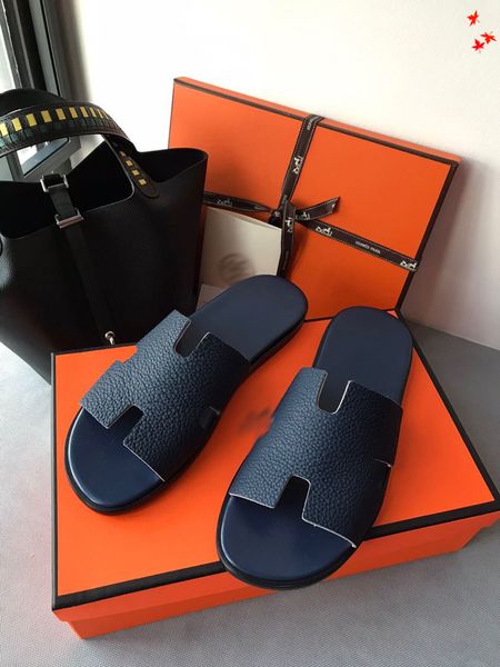 2021 designer fashion luxurys men slippers summer beach genuine leather rivet slipper flip flops sandals man casual flat slides with box lar, Black
2021 designer fashion luxurys men slippers summer beach genuine leather rivet slipper flip flops sandals man casual flat slides with box lar, Black