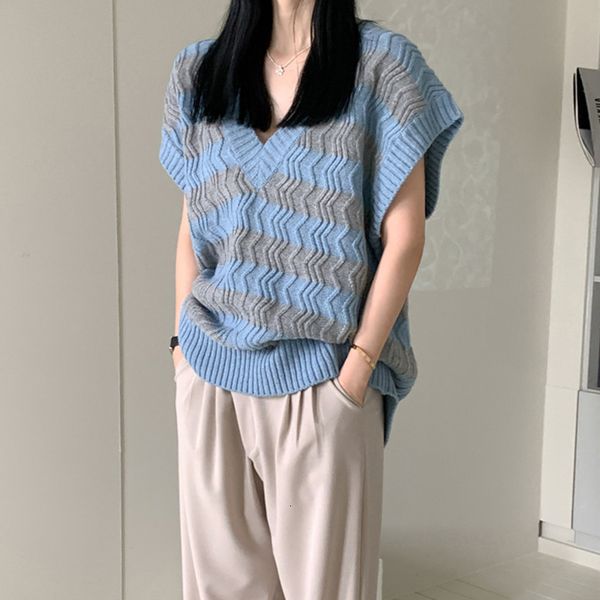 2021 new sleeveless sweater spring autumn women sweaters knitting joker knitted vest wool oversize girls pullover pve9, White;black
2021 new sleeveless sweater spring autumn women sweaters knitting joker knitted vest wool oversize girls pullover pve9, White;black