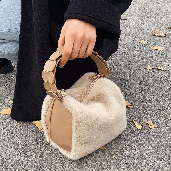 evening bags fashion faux fur shoulder crossbody bag soft plush square handbags chic woven strap lady hand luxury chains small tote 2021
evening bags fashion faux fur shoulder crossbody bag soft plush square handbags chic woven strap lady hand luxury chains small tote 2021