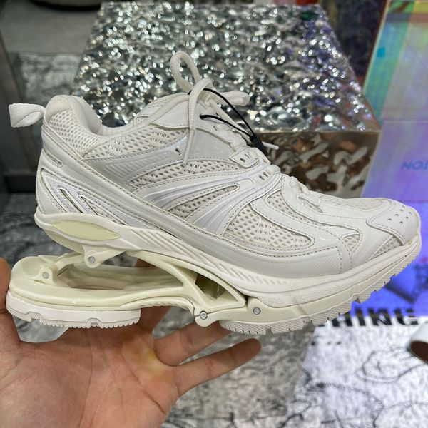 22ss season seventh generation jogging shoes 35-46 mans fashion sneakers 6.0 mechanical spring sole protection design men women designer bas, Black
22ss season seventh generation jogging shoes 35-46 mans fashion sneakers 6.0 mechanical spring sole protection design men women designer bas, Black