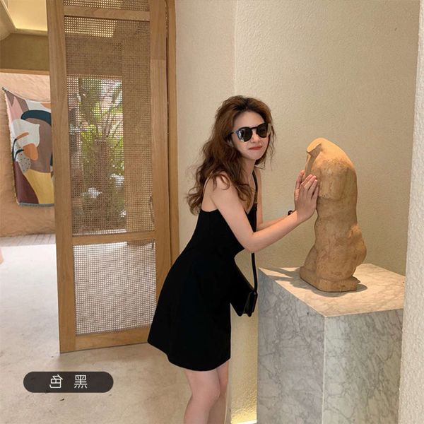 popular temperament suspender 2020 black summer skirt new goddess women's model short slim dress hot, White;black
popular temperament suspender 2020 black summer skirt new goddess women's model short slim dress hot, White;black