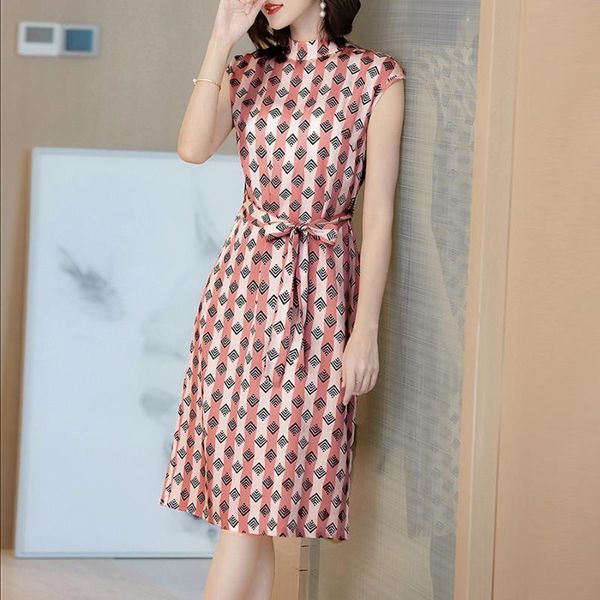 casual dresses 2021 spring summer pink silk sleeveless midi dress vintage 3xl plus size print runway elegant women bodycon party vestidos, Black;gray
casual dresses 2021 spring summer pink silk sleeveless midi dress vintage 3xl plus size print runway elegant women bodycon party vestidos, Black;gray
