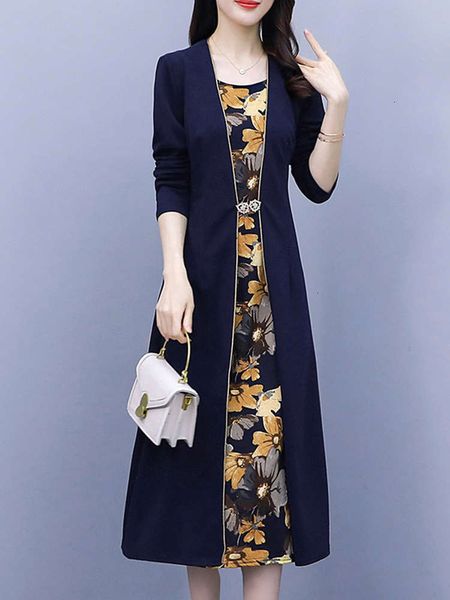 2021fake two piece knitted autumn dress 2021 new women's slim fit stitching blue print temperament buttock skirt, White;black 
2021fake two piece knitted autumn dress 2021 new women's slim fit stitching blue print temperament buttock skirt, White;black