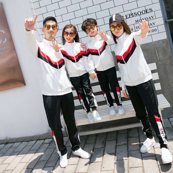 2021 new parent-child autumn winter splicing sports suit family clothing kindergarten class school uniform, Blue
2021 new parent-child autumn winter splicing sports suit family clothing kindergarten class school uniform, Blue