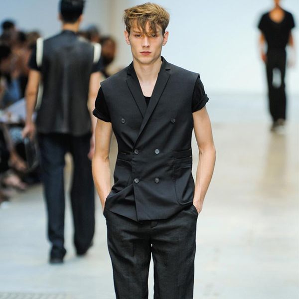 men's vests fashion sleeveless vest 2021 summer product european and american catwalk men slim black suit, Black;white
men's vests fashion sleeveless vest 2021 summer product european and american catwalk men slim black suit, Black;white