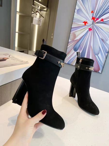 2022 fashion love women boots chunky heel martin laureate boot black white yellow martins woman shoes with box and logo size 35-40 -k252
2022 fashion love women boots chunky heel martin laureate boot black white yellow martins woman shoes with box and logo size 35-40 -k252