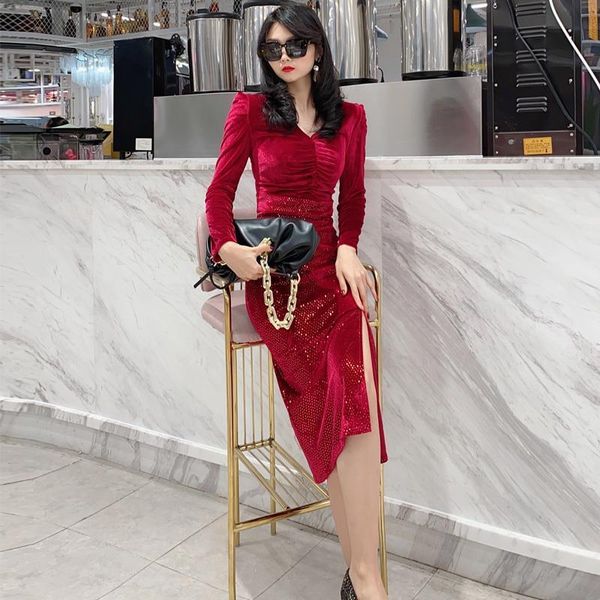 casual dresses 2021 women autumn winter slim gold velvet dress female sequined v-neck long sleeve lady split party vestidos g198, Black;gray
casual dresses 2021 women autumn winter slim gold velvet dress female sequined v-neck long sleeve lady split party vestidos g198, Black;gray