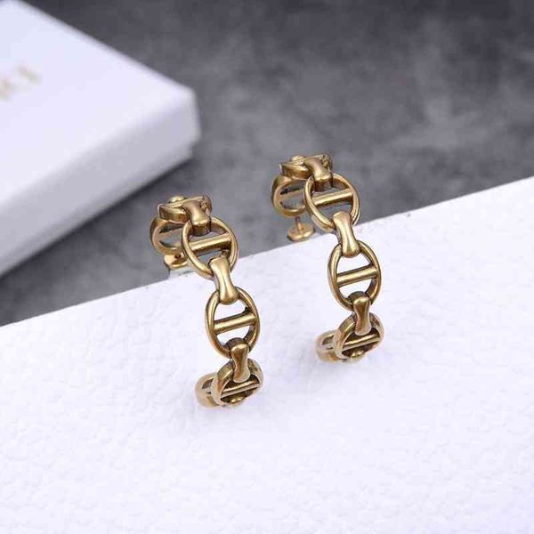 70% off new temperament earrings 925 silver needle high version letter fashion earrings for women 5wtl
70% off new temperament earrings 925 silver needle high version letter fashion earrings for women 5wtl